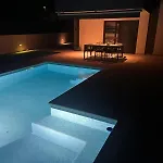 - Luxury With Private Pool *