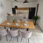 Апартаменты - Luxury With Private Pool Медулин