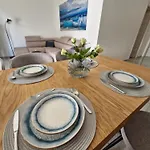 - Luxury With Private Pool Apartman