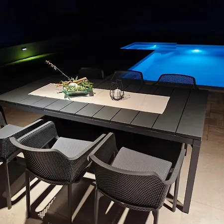 Appartement - Luxury With Private Pool Medulin