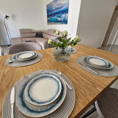 - Luxury With Private Pool Apartmán