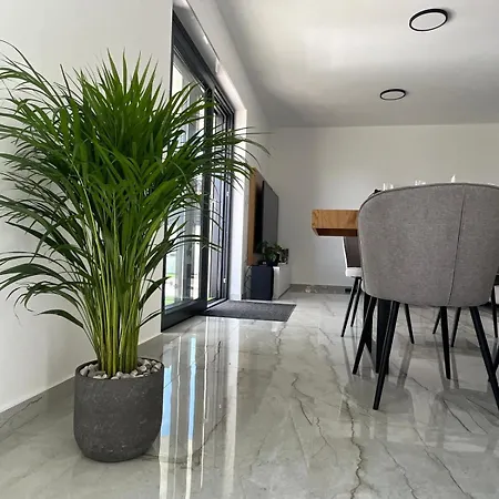 - Luxury With Private Pool * 메덜린
