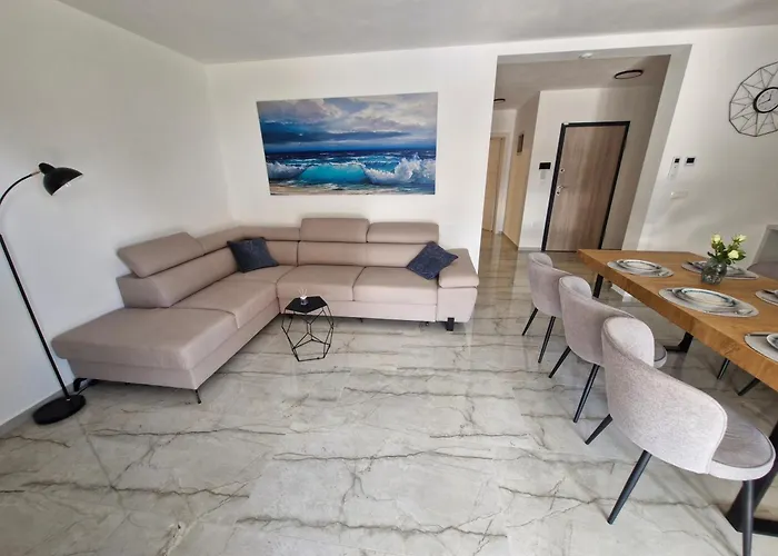 - Luxury With Private Pool Apartamento Medulin